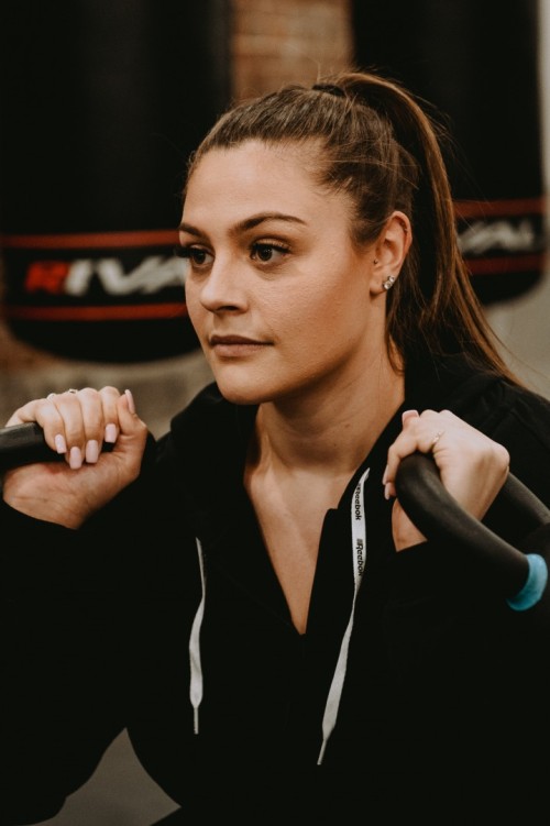 DROP-SETS, PYRAMID-SETS, SUPERSETS...LES DIFFÉRENTES TECHNIQUES ET COMMENT LES UTILISER POUR ÉVITER LES PLATEAUX?